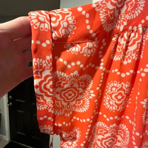 ~Ann Taylor~ Blouse - Large - Picture 6 of 8